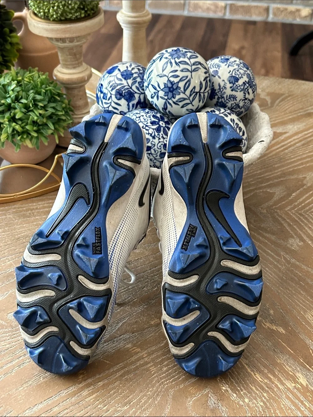 Boys Nike White Black and Blue Cleats Size 4